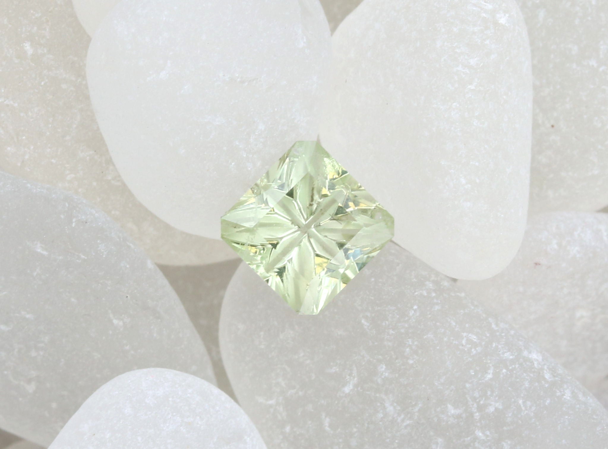 Fantasy Cut Garnet, 1.32CT, 5.96x6.15mm